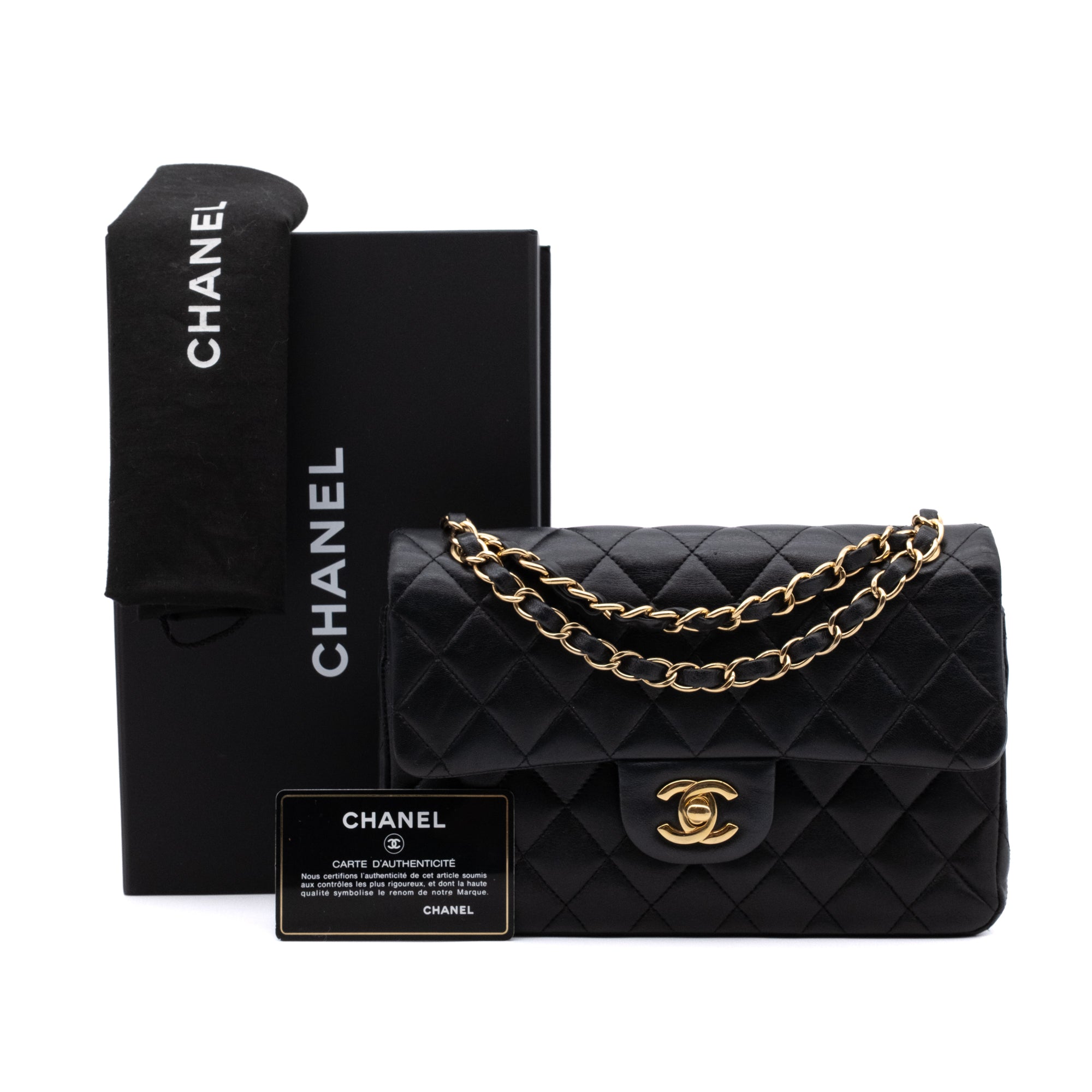 Schwarze Chanel Timeless Handtasche Double Flap Bag Small Größe aus Lammleder mit goldener Hardware Full Set Lieferumfang