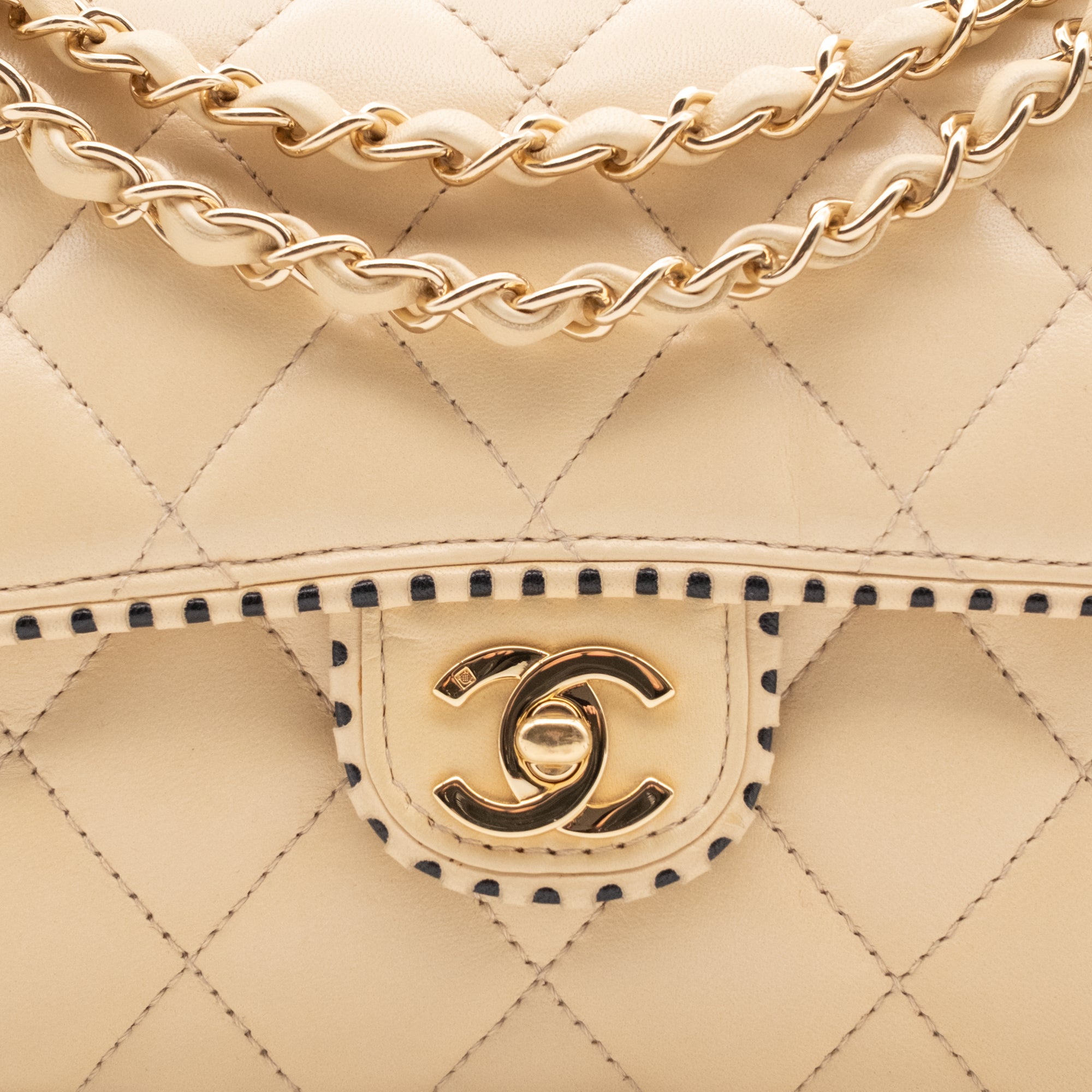 Chanel Classic Single Flap Medium Lammleder Beige GHW