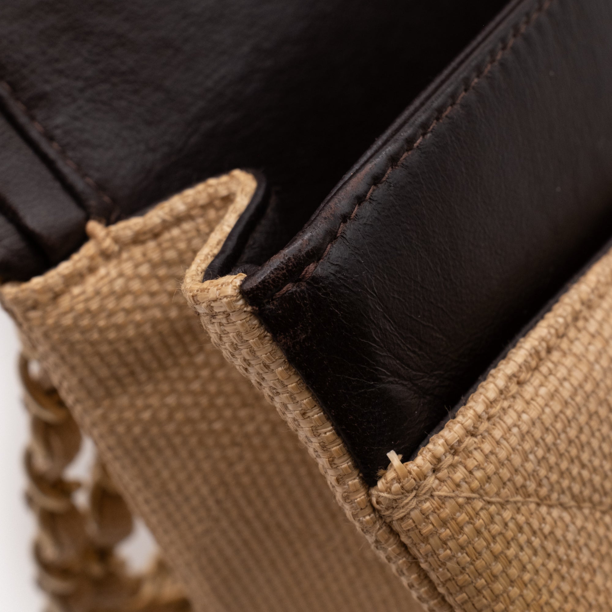 Chanel Classic Double Flap Medium Raffia Stroh Beige GHW