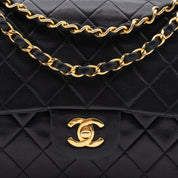 Chanel Classic Double Flap Medium Lammleder Schwarz