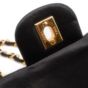 Chanel Classic Double Flap Medium Lammleder Schwarz GHW