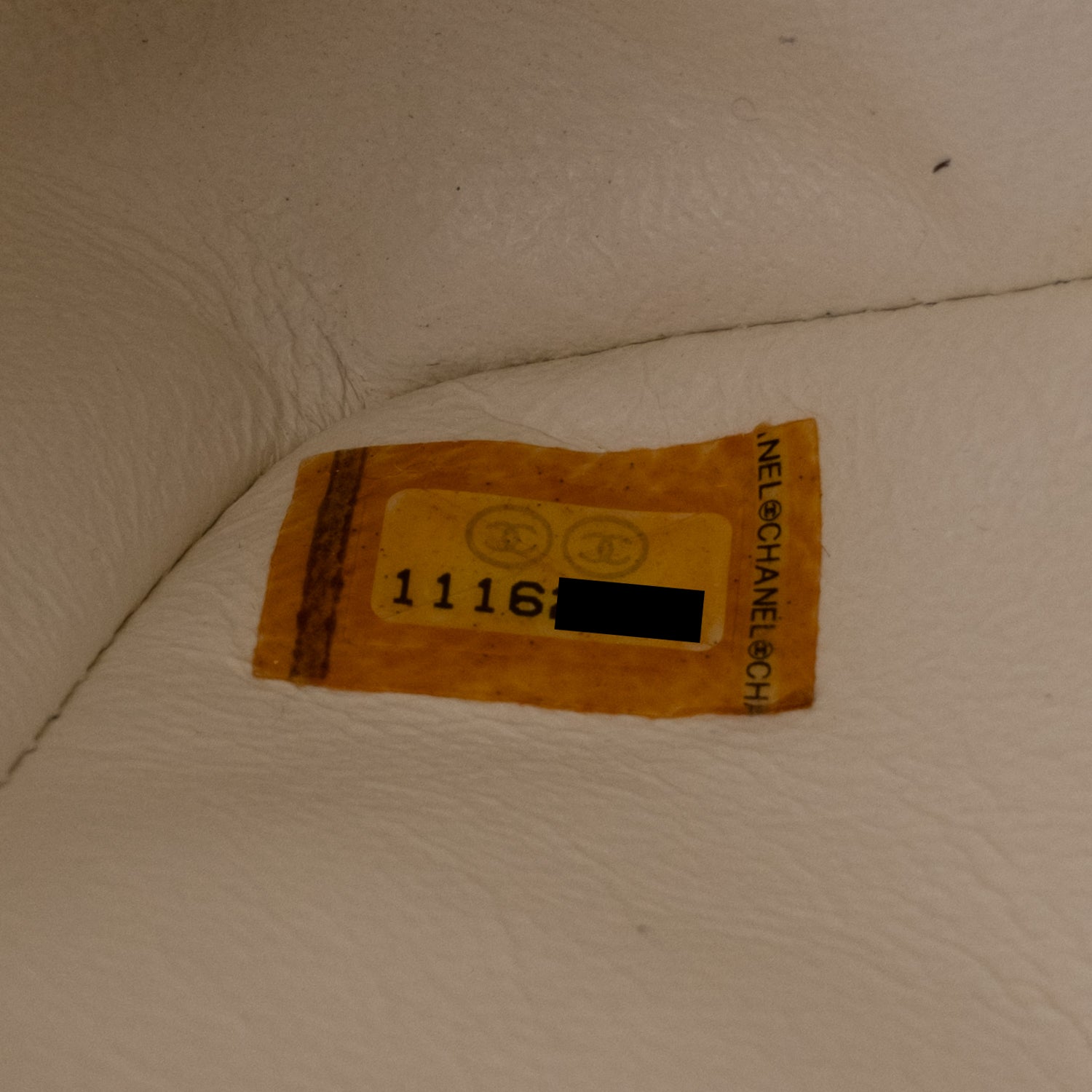 Chanel Classic Single Flap East West Medium Perforiertem Lammleder Off-White PHW