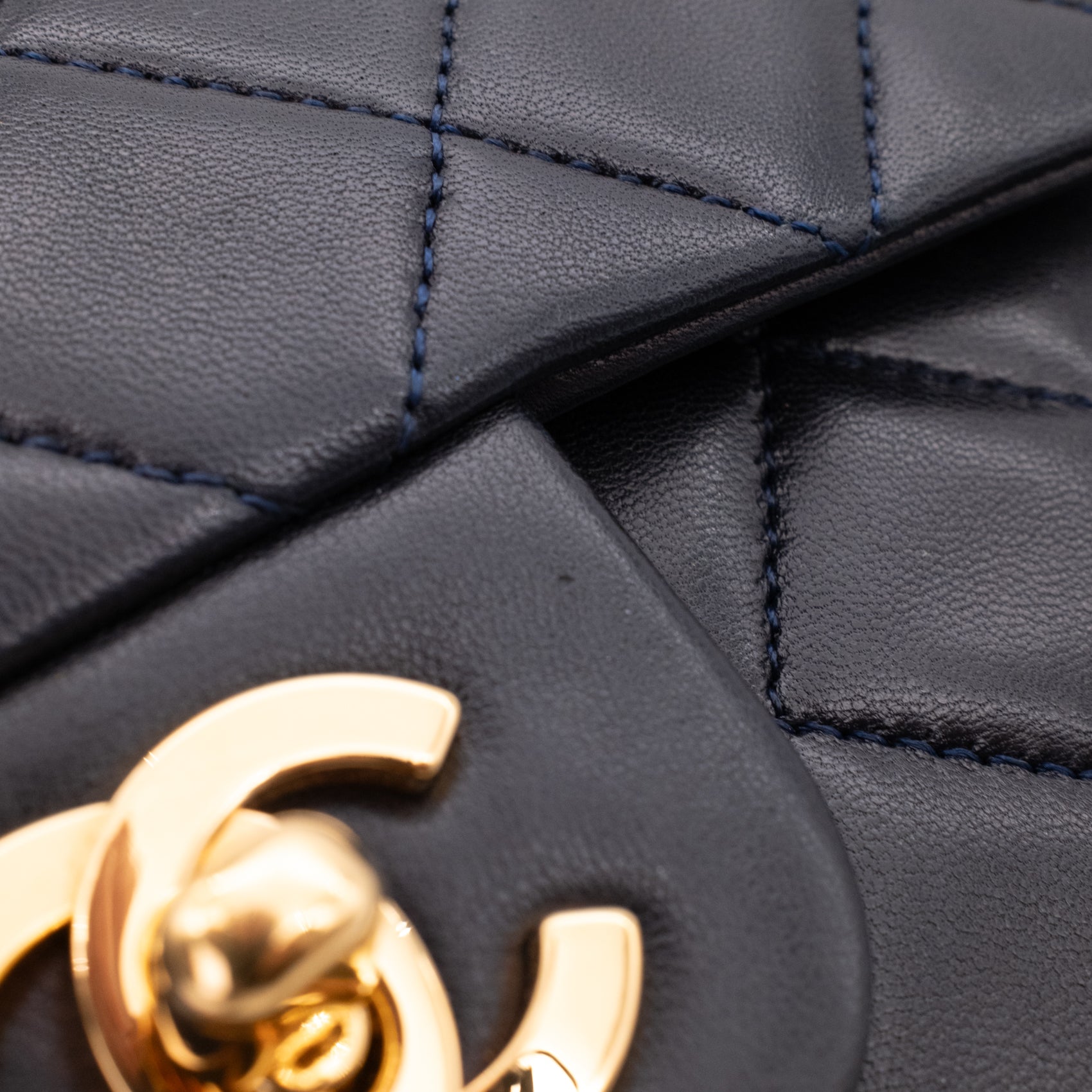 Chanel Classic Double Flap Small Lammleder Dunkelblau GHW 24k