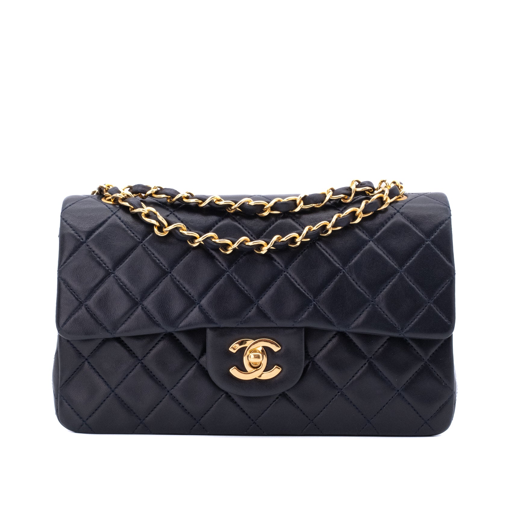 Vintage Chanel Classic Double Flap Bag in kleiner Größe aus dunkelblauem Lammleder mit 24 Karat vergoldeter Hardware Vorderansicht