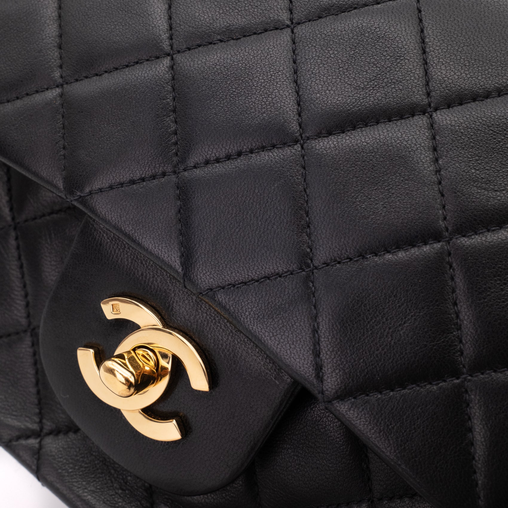 Chanel Classic Double Flap Medium Lammleder Schwarz GHW 24k