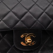 Chanel Classic Double Flap Medium Lammleder Schwarz GHW 24k
