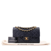 Vintage Chanel Classic Double Flap Bag in kleiner Größe aus dunkelblauem Lammleder mit 24 Karat vergoldeter Hardware Full Set