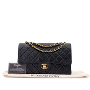 Vintage Chanel Classic Double Flap Bag in Medium Größe aus schwarzem Lammleder mit 24 Karat vergoldeter Hardware Full Set