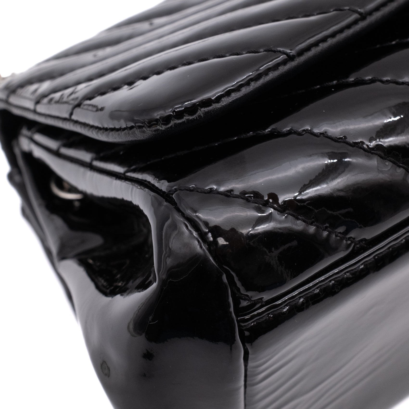 Chanel Classic Single Flap Schultertasche Accordion Chevron Lackleder Schwarz SHW