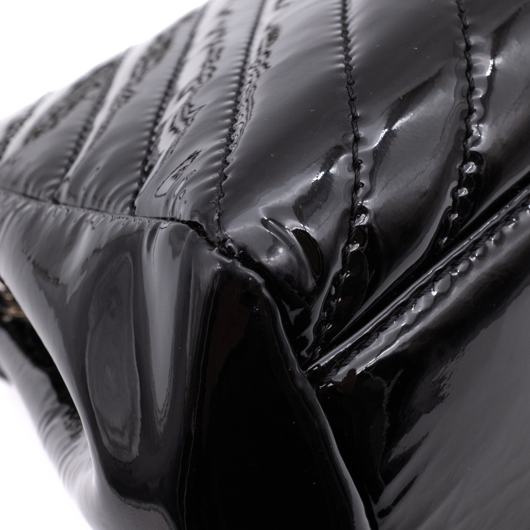 Chanel Classic Single Flap Schultertasche Accordion Chevron Lackleder Schwarz SHW