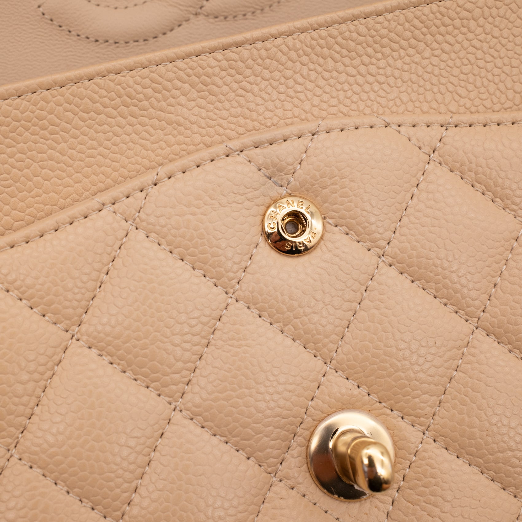Chanel Classic Double Flap Bag Medium Caviarleder Beige GHW