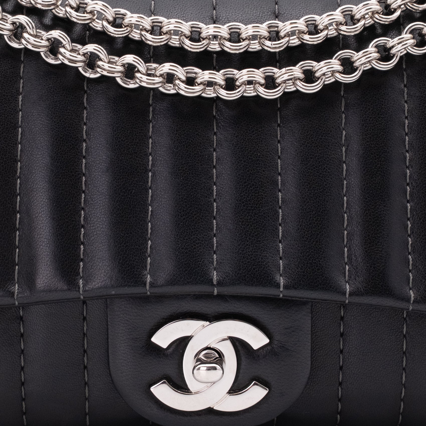Chanel Classic Single Flap Medium Lammleder Schwarz Mademoiselle Vertical Quilted SHW