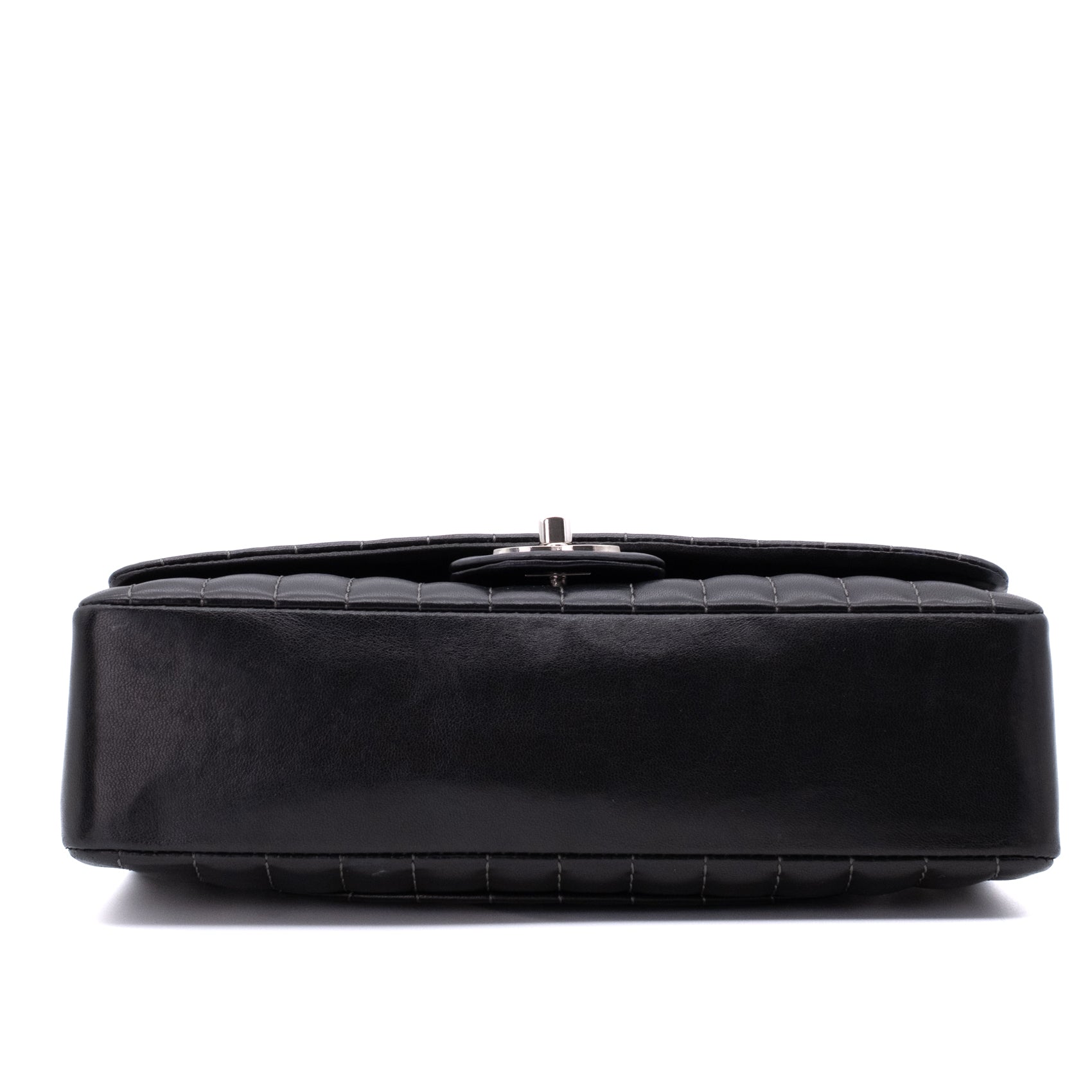 Chanel Classic Single Flap Medium Lammleder Schwarz Mademoiselle Vertical Quilted SHW