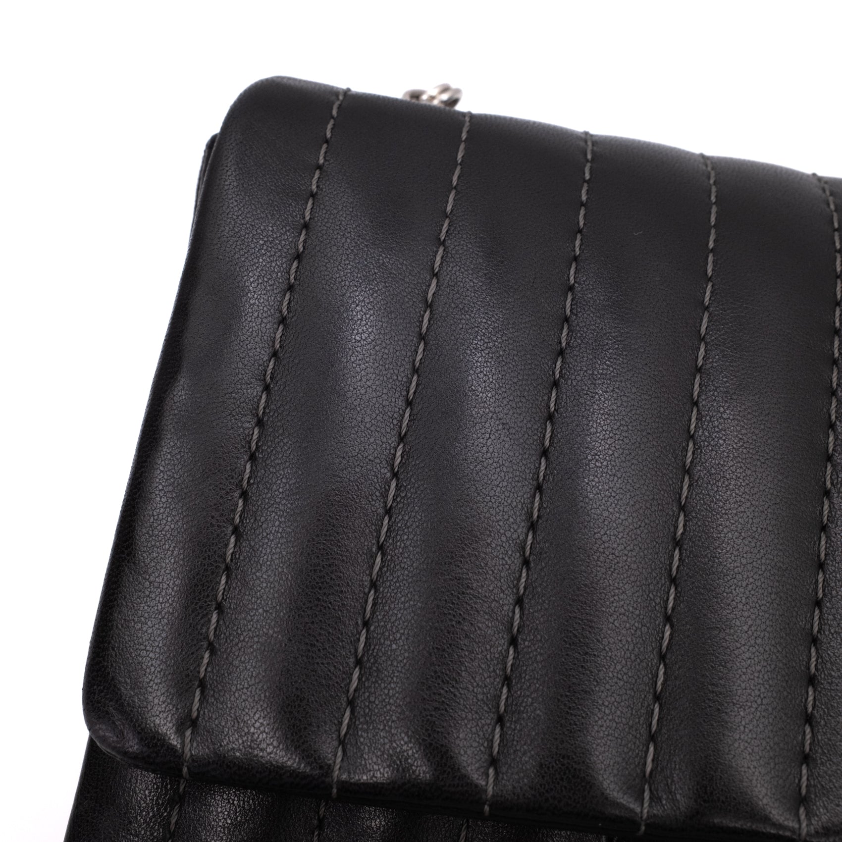 Chanel Classic Single Flap Medium Lammleder Schwarz Mademoiselle Vertical Quilted SHW