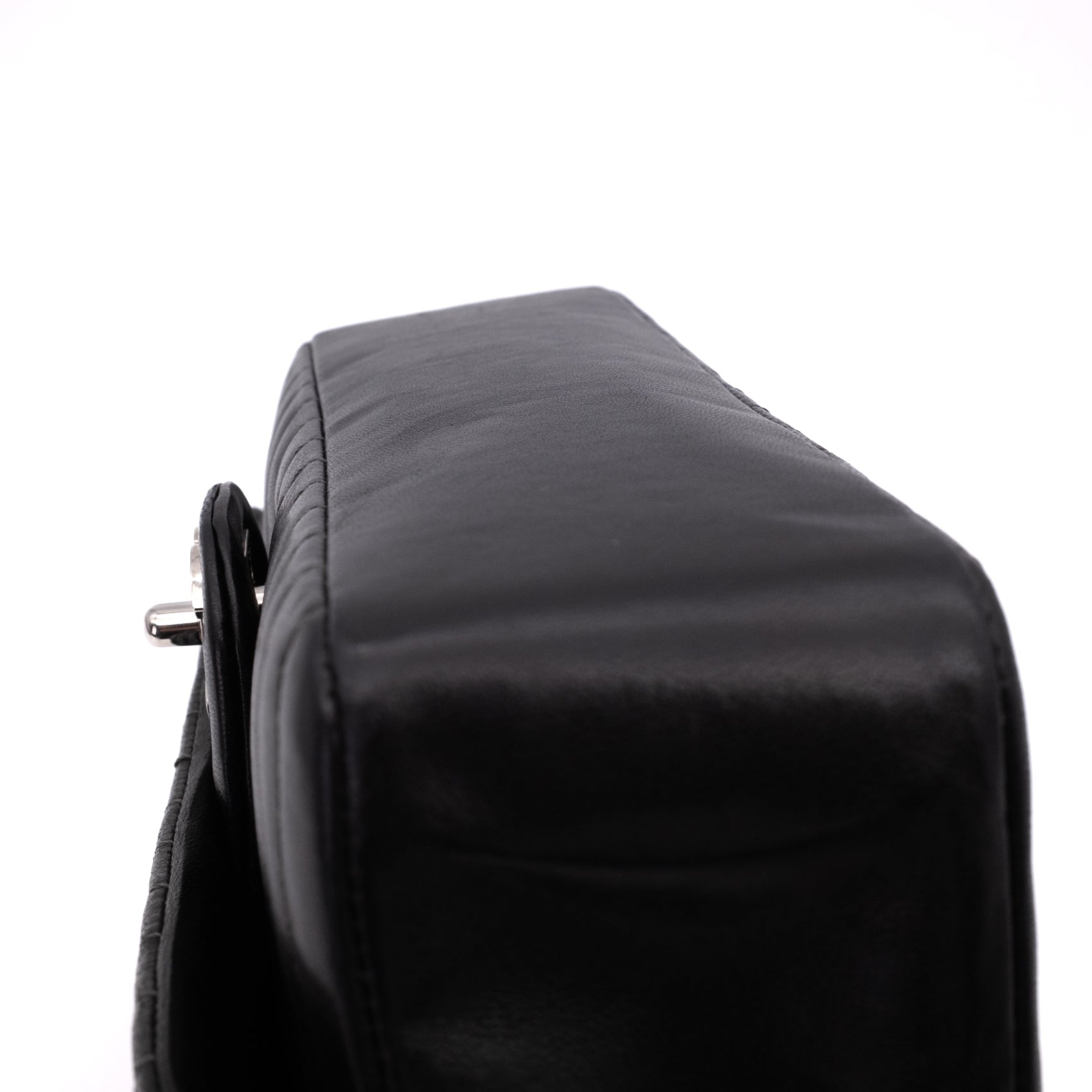 Chanel Classic Single Flap Medium Lammleder Schwarz Mademoiselle Vertical Quilted SHW