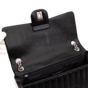Chanel Classic Single Flap Medium Lammleder Schwarz Mademoiselle Vertical Quilted SHW