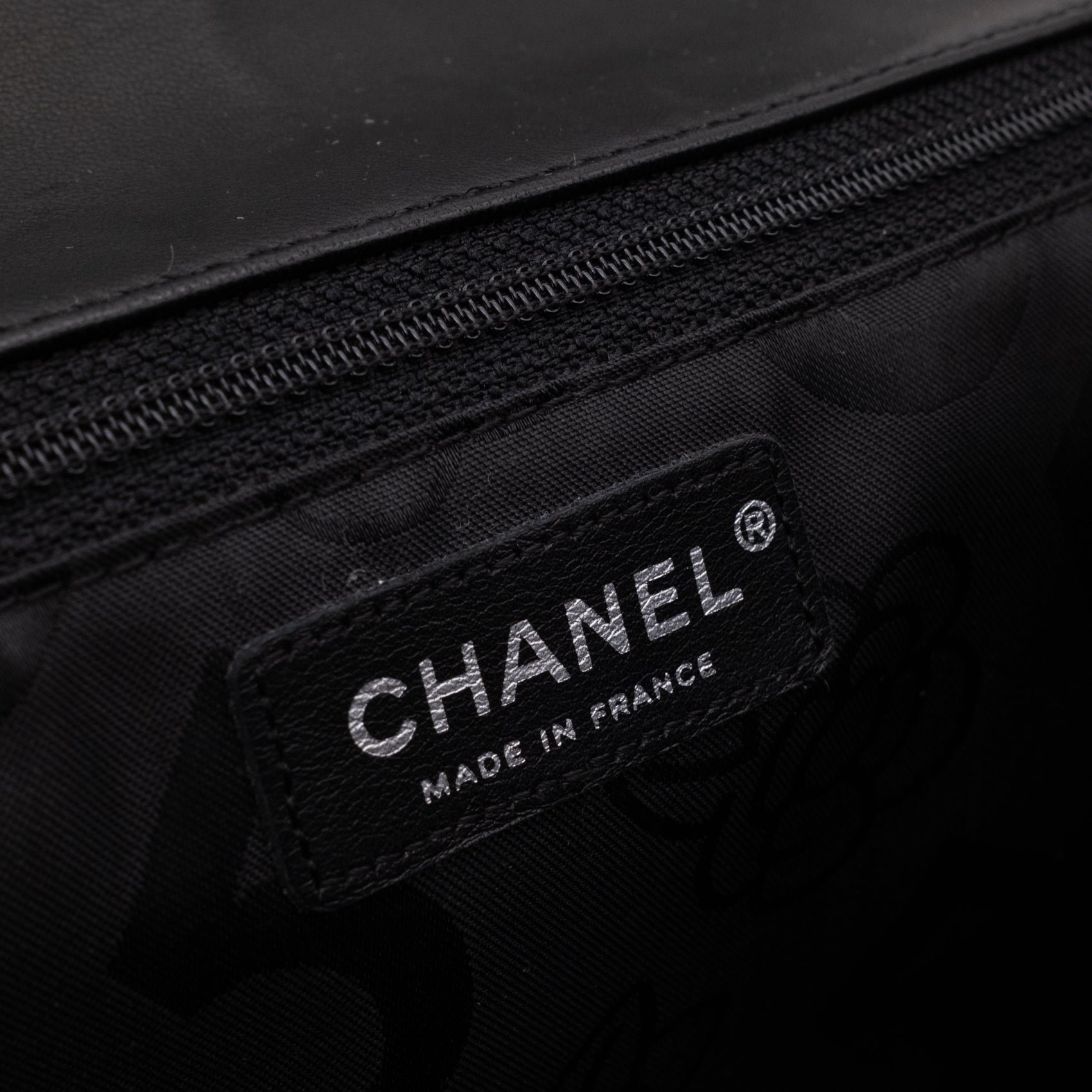 Chanel Classic Single Flap Medium Lammleder Schwarz Mademoiselle Vertical Quilted SHW