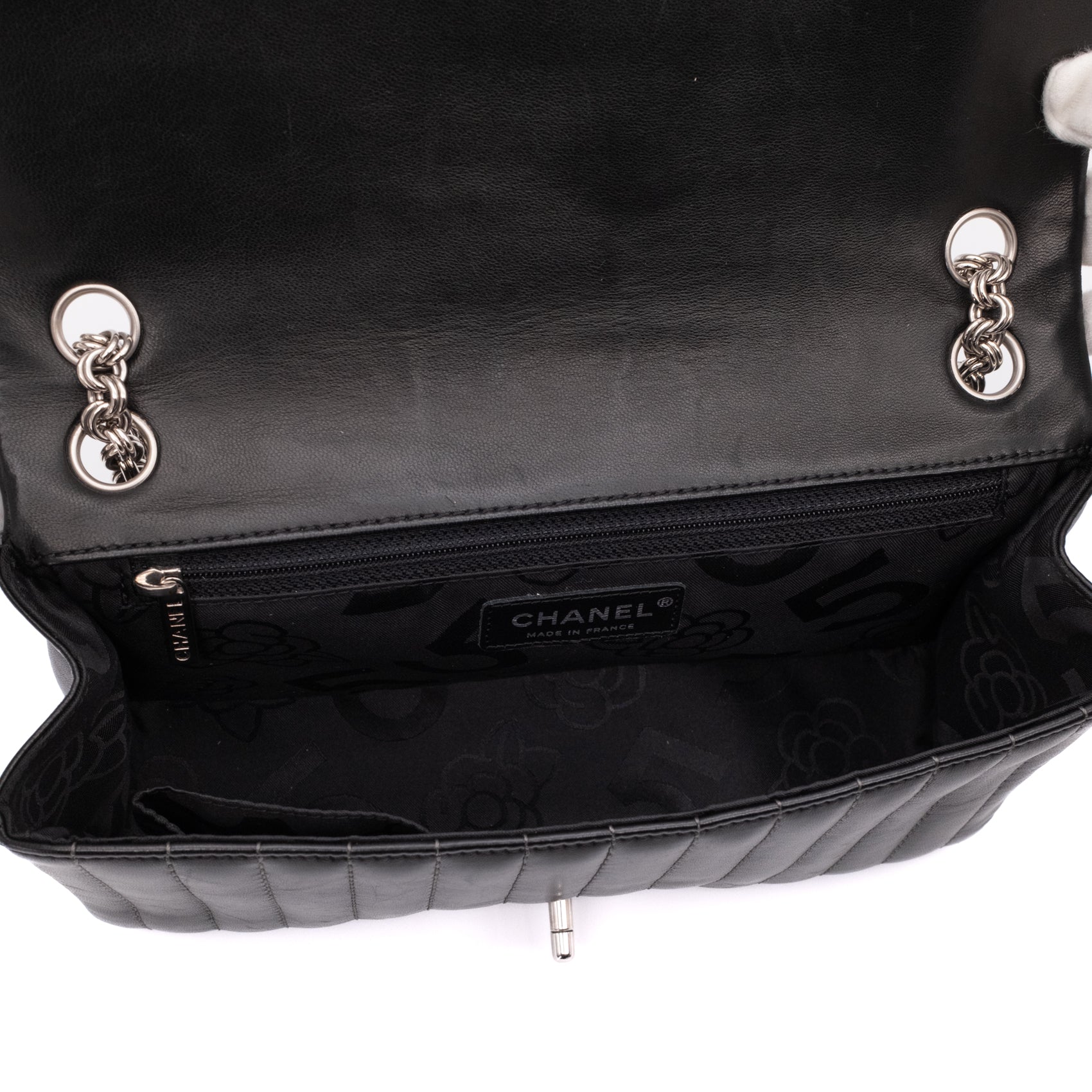 Chanel Classic Single Flap Medium Lammleder Schwarz Mademoiselle Vertical Quilted SHW
