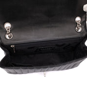 Chanel Classic Single Flap Medium Lammleder Schwarz Mademoiselle Vertical Quilted SHW