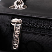 Chanel Classic Single Flap Medium Lammleder Schwarz Mademoiselle Vertical Quilted SHW