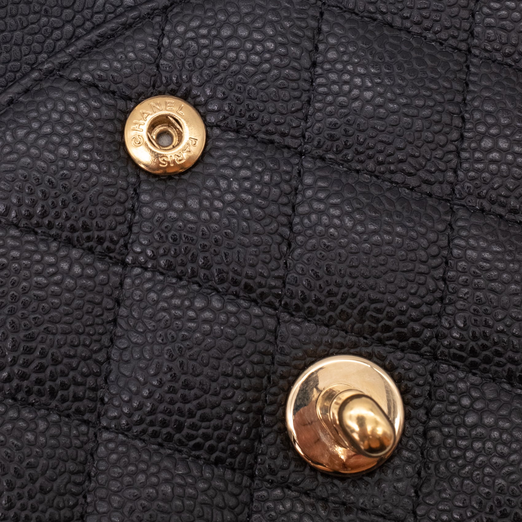 Chanel Double Flap Bag Medium Caviarleder Schwarz GHW