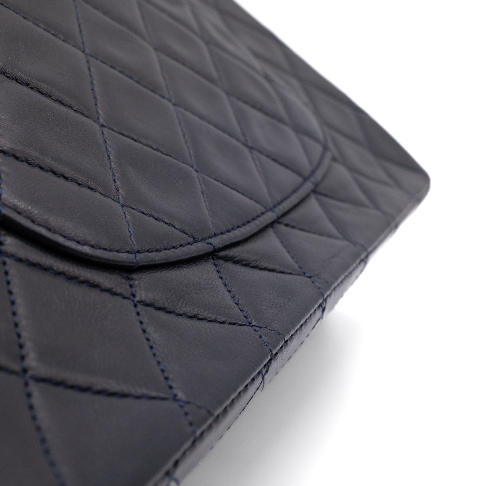 Chanel Classic Double Flap Medium Lammleder Dunkelblau GHW 24k