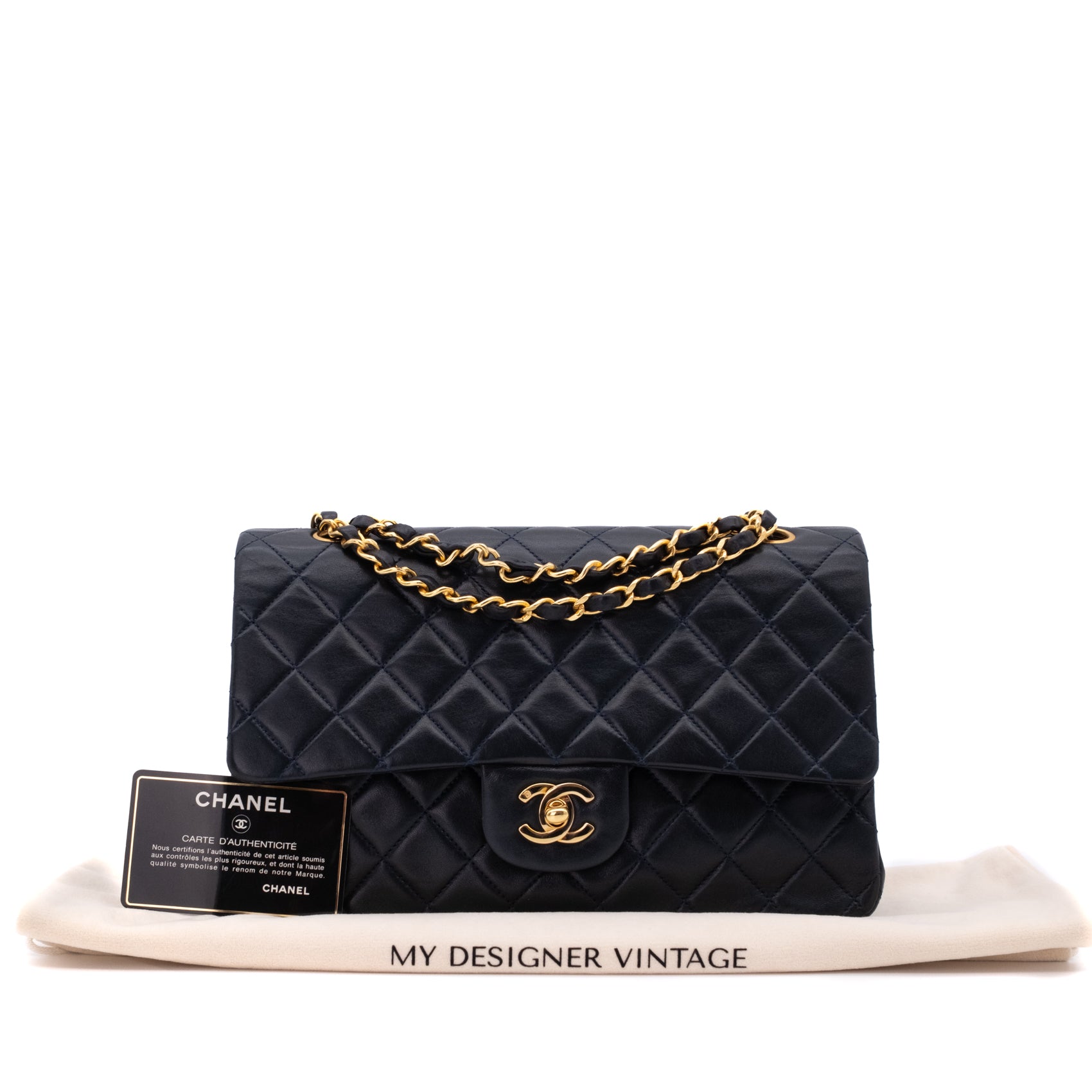 chanel-classic-double-flap-bag-medium-lammleder-dunkelblau-goldene-hardware-24k-2_0c6a1277-ed90-45ac-865a-09189a8e3bb1.jpg