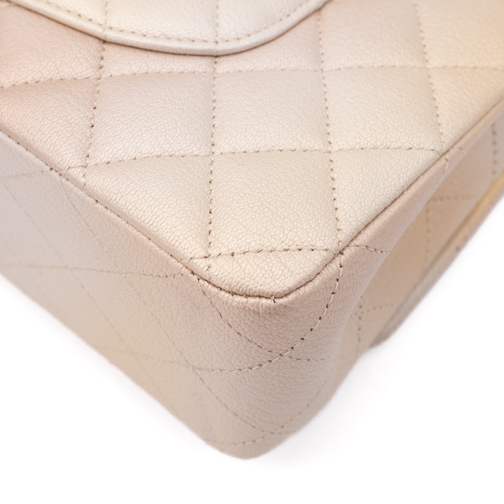 Chanel Classic Double Flap 22C Medium Goatskin Iridescent Beige Gold Cloudy Metallic Ombre GHW Matt