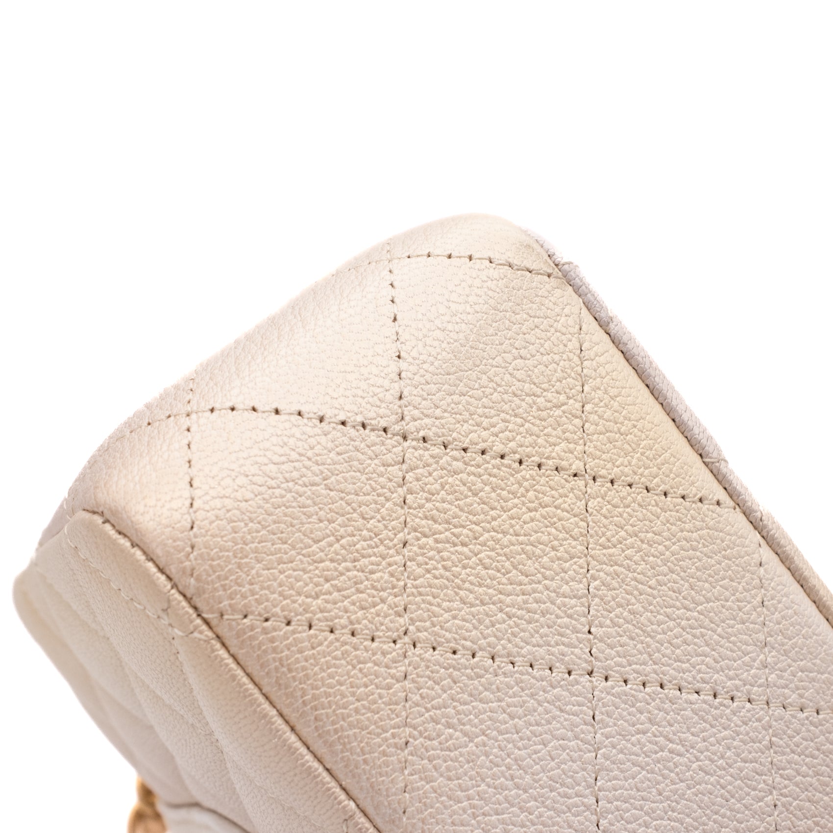 Chanel Classic Double Flap 22C Medium Goatskin Iridescent Beige Gold Cloudy Metallic Ombre GHW Matt