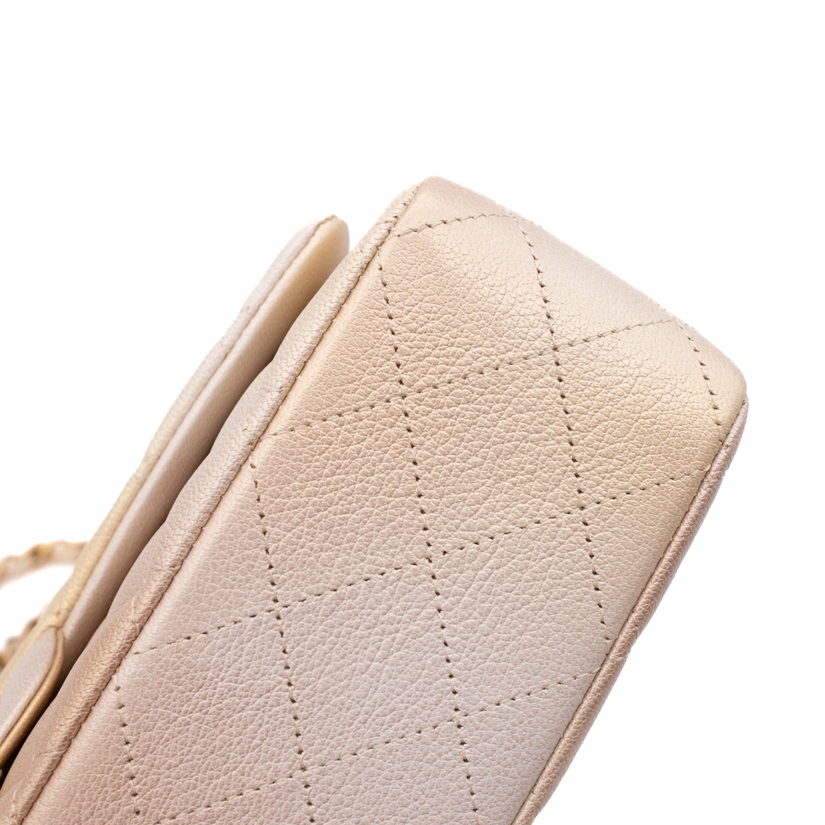 Chanel Classic Double Flap 22C Medium Goatskin Iridescent Beige Gold Cloudy Metallic Ombre GHW Matt