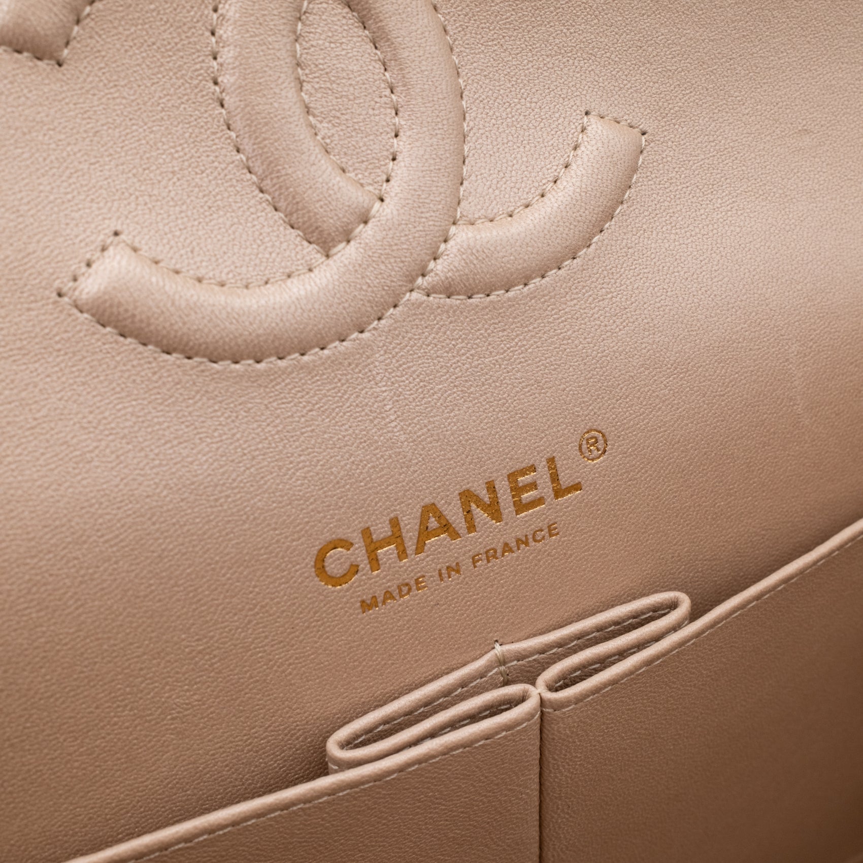 Chanel Classic Double Flap 22C Medium Goatskin Iridescent Beige Gold Cloudy Metallic Ombre GHW Matt