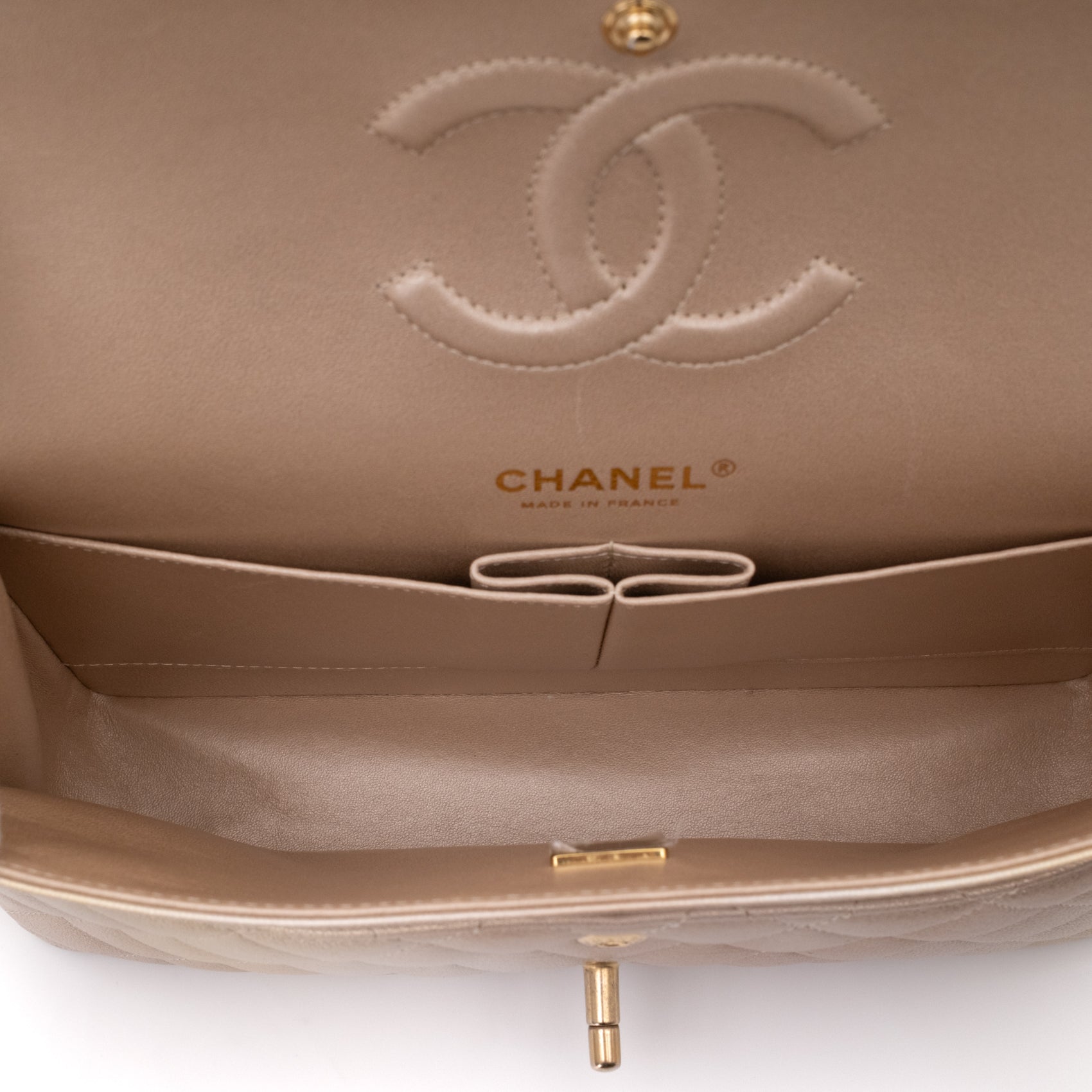 Chanel Classic Double Flap 22C Medium Goatskin Iridescent Beige Gold Cloudy Metallic Ombre GHW Matt