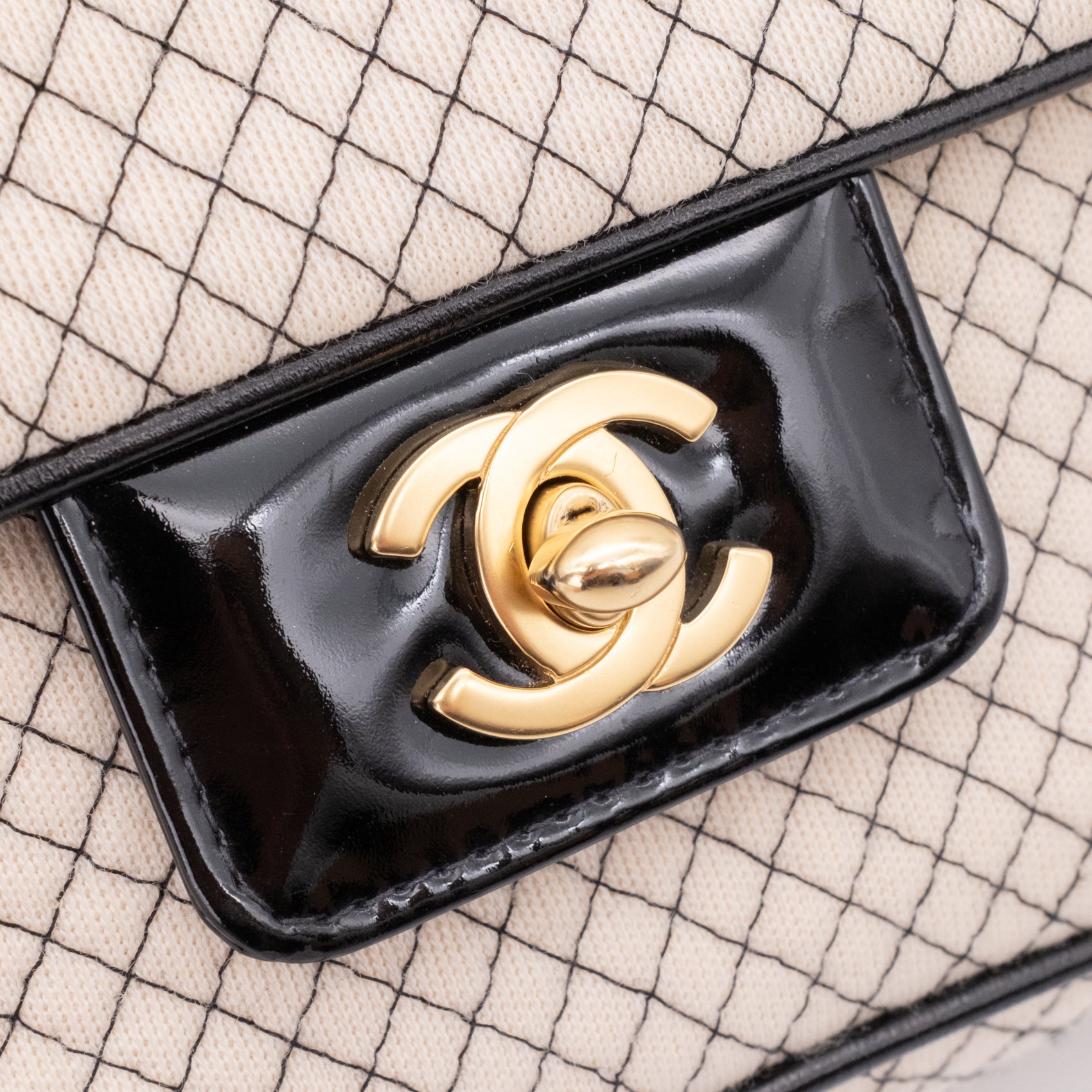Chanel Classic Single Flap East West Microquilting Jersey Beige Schwarz GHW Matt