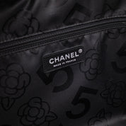 Chanel Classic Jumbo Single Flap Schultertasche Lammleder Schwarz Vertical Quilted Mademoiselle SHW