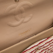 Gestreifte Chanel Timeless Handtasche Double Flap Bag in Rot Creme mit Perlenkette in Medium Größe mit goldener Hardware Logo Stamp Detail