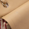 Gestreifte Chanel Timeless Handtasche Double Flap Bag in Rot Creme mit Perlenkette in Medium Größe mit goldener Hardware Druckstellen Innen Detail