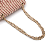 Gestreifte Chanel Timeless Handtasche Double Flap Bag in Rot Creme mit Perlenkette in Medium Größe mit goldener Hardware Schulterriemen Detail