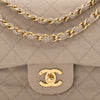 Chanel Timeless Double Flap Bag Handtasche in Beige Medium Größe aus Jeans Denim Material mit goldener Hardware detail CC Verschluss 