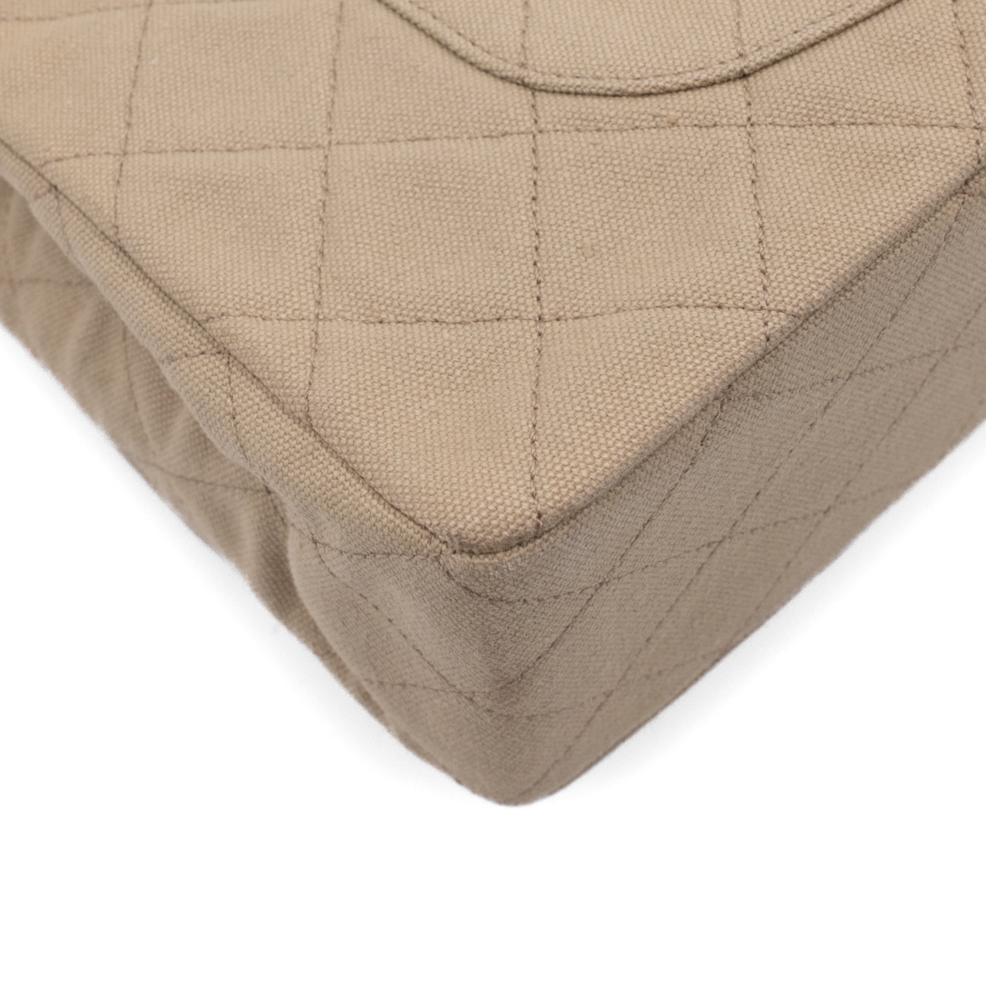 Chanel Timeless Double Flap Bag Handtasche in Beige Medium Größe aus Jeans Denim Material mit goldener Hardware Ecken hinten links 