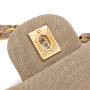 Chanel Timeless Double Flap Bag Handtasche in Beige Medium Größe aus Jeans Denim Material mit goldener Hardware Detail Innenverschluss