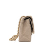 Chanel Timeless Double Flap Bag Handtasche in Beige Medium Größe aus Jeans Denim Material mit goldener Hardware Seitenansicht links 