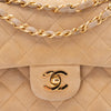 Vintage Chanel Classic Timeless Double Flap Bag in Medium Größe aus beigem Wildleder Material mit goldenerHardware CC Verschluss 