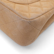 Vintage Chanel Classic Timeless Double Flap Bag in Medium Größe aus beigem Wildleder Material mit goldenerHardware