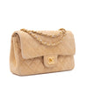 Vintage Chanel Classic Timeless Double Flap Bag in Medium Größe aus beigem Wildleder Material mit goldenerHardware