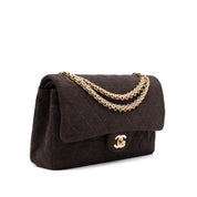 Vintage Chanel Classic Timeless Double Flap Bag in Medium Größe aus braunem Baumwolle Jersey Material mit goldener Hardware