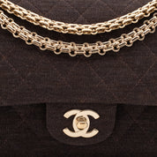 Vintage Chanel Classic Timeless Double Flap Bag in Medium Größe aus braunem Baumwolle Jersey Material mit goldener Hardware Cc Verschluss 