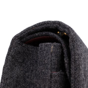 Vintage Chanel Classic Timeless Double Flap Bag in Medium Größe aus grauem Woll Material mit goldener Hardware 