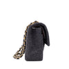Vintage Chanel Classic Timeless Double Flap Bag in Medium Größe aus grauem Woll Material mit goldener Hardware 