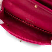 Pinke Chanel Timeless Double Flap Bag Handtasche in Medium Größe aus Jersey Tweed Material mit matt goldener Hardware