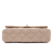 Beige Chanel Classic Double Flap Bag in Medium Größe aus Leinen Canvas Material mit matt goldener Hardware Vorderansicht 